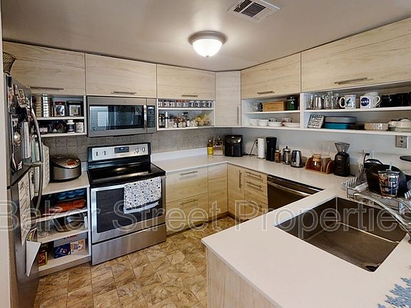 4th image of 726 Watersedge Dr
