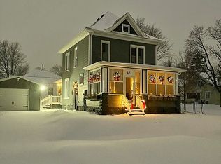 622 W 7th St, Cedar Falls, IA 50613