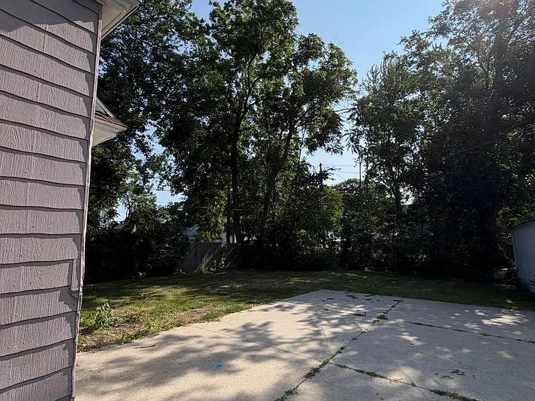 137 Highland Ave — Photo 13