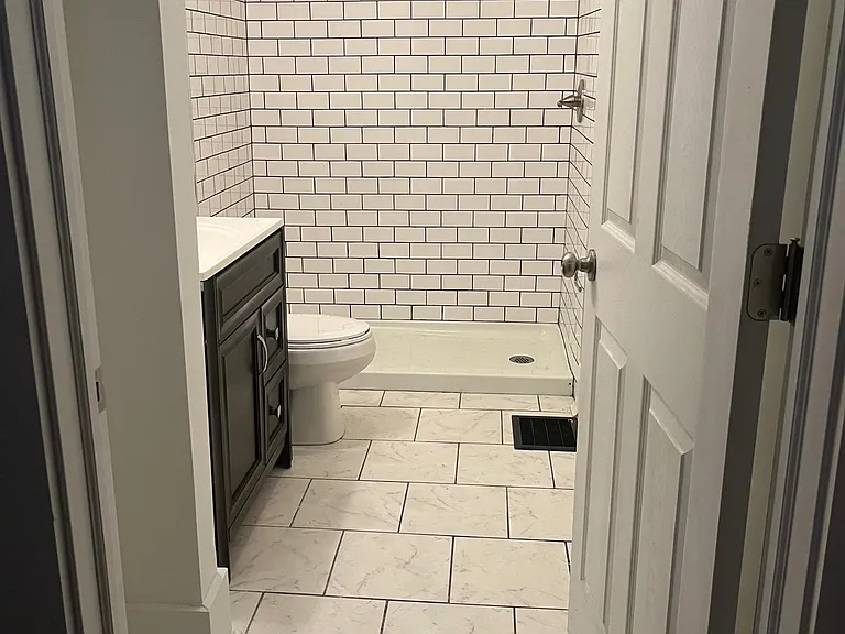 2233 English Ave — Photo 8