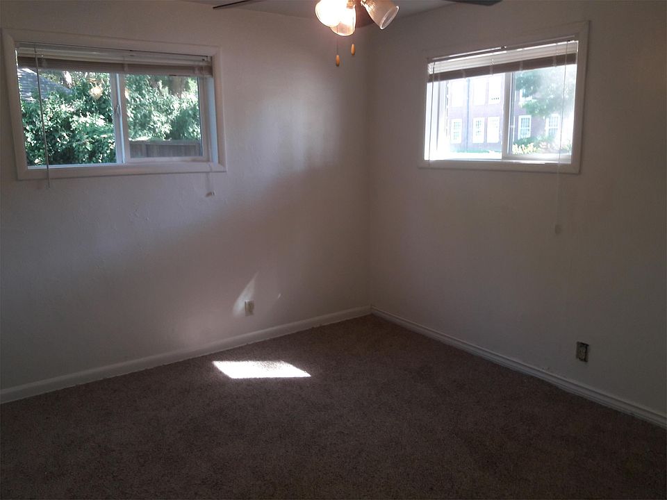 Back bedroom