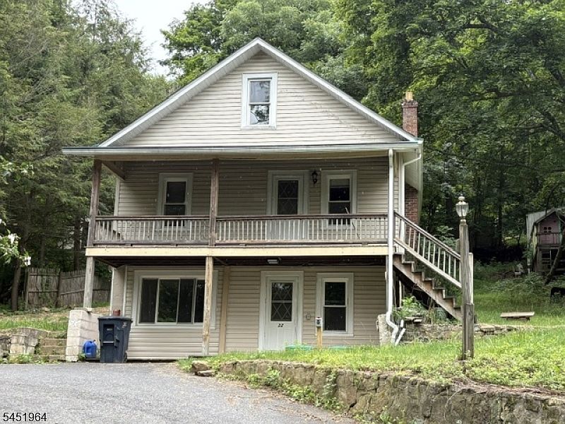 1st image of 22 Hoffmans Crossing Rd