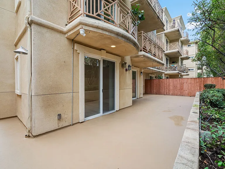 2306 Fox Hills Dr #103 — Photo 13
