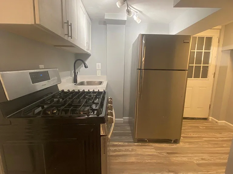 405 Upshur St NW — Photo 8