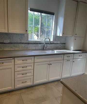 5th image of 3503 Karen Ave
