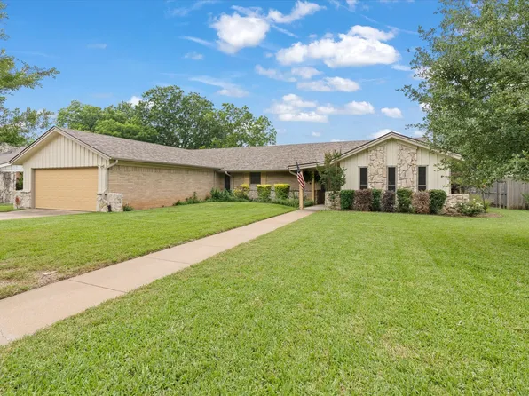 1247 Wedgewood Dr, Cleburne, TX 76033