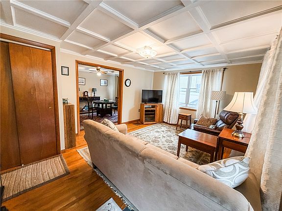 3rd image of 60 Union St