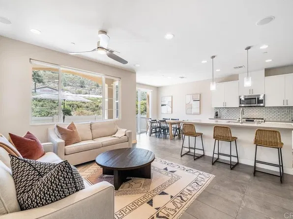 3387 Cordillera Ct, Carlsbad, CA 92010