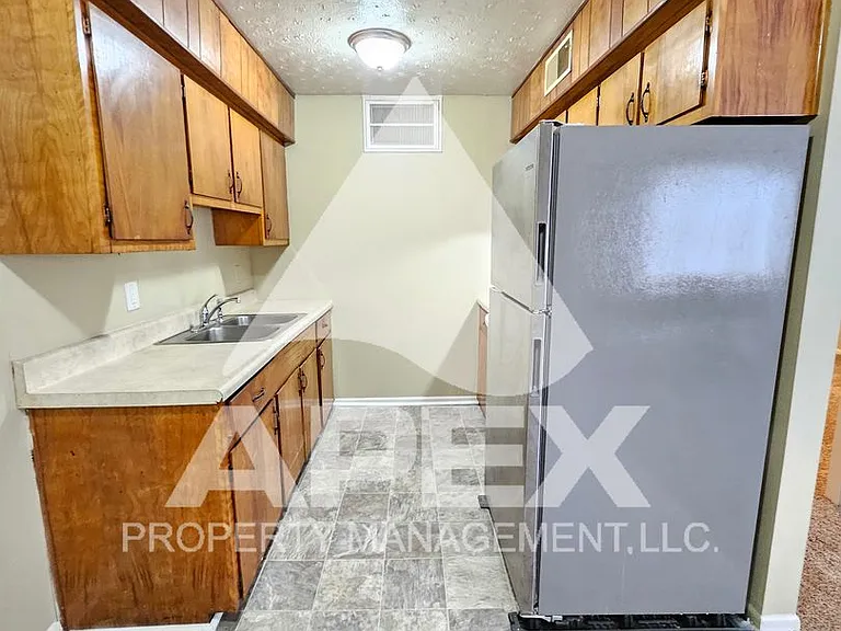 Springdale Apartments — Photo 28
