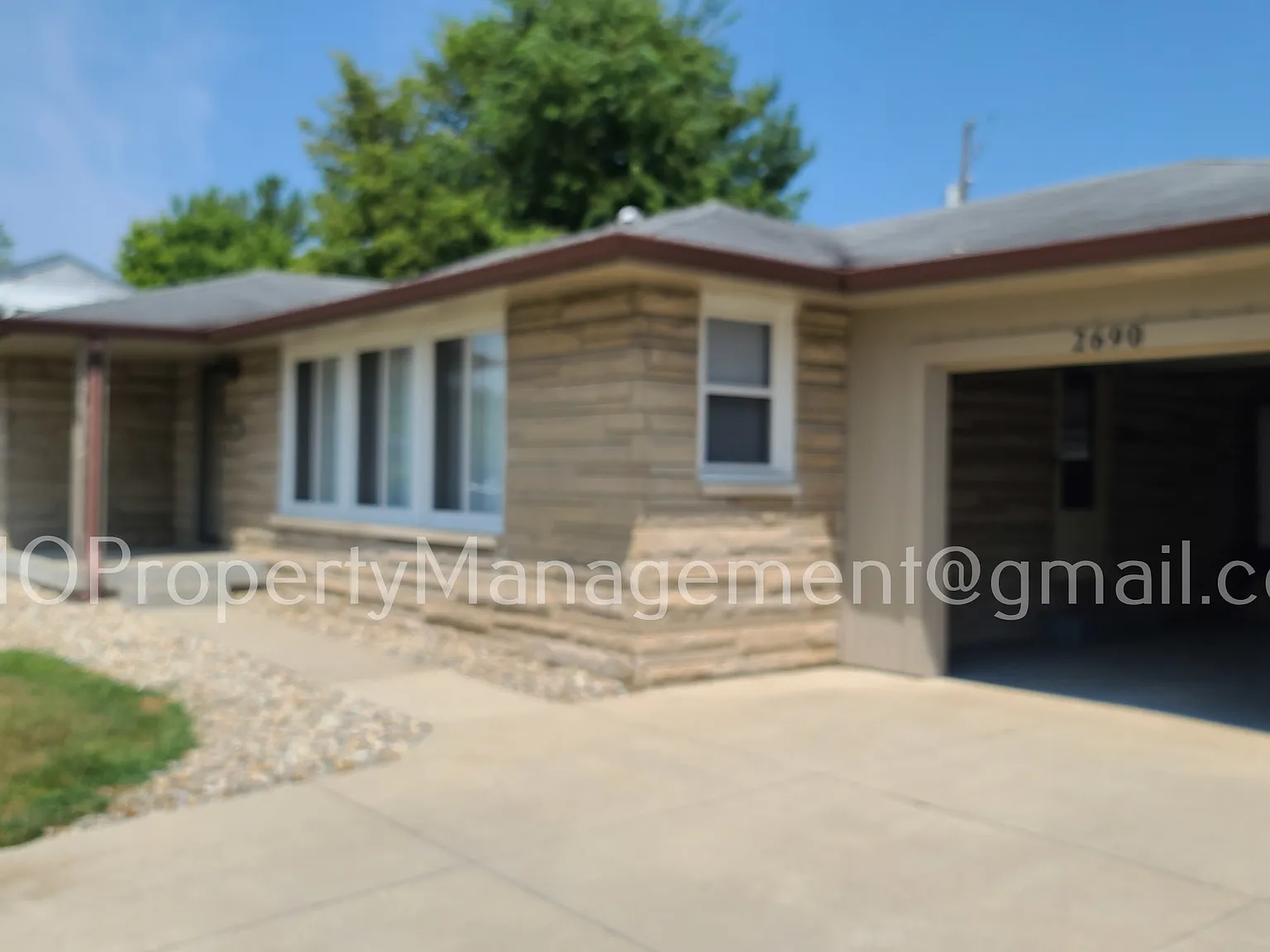 3 bed, 1.5 bath, 2325 sqft, $1,900 — Photo 2