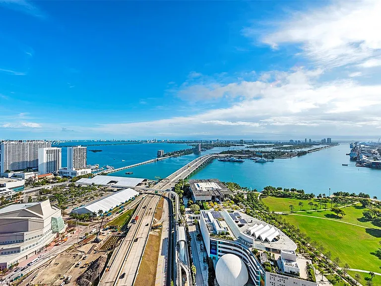 1100 Biscayne Blvd — Photo 11