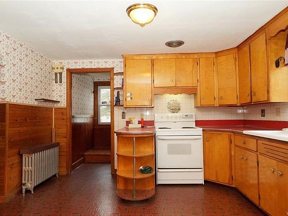 5th image of 443 Wallace Ave