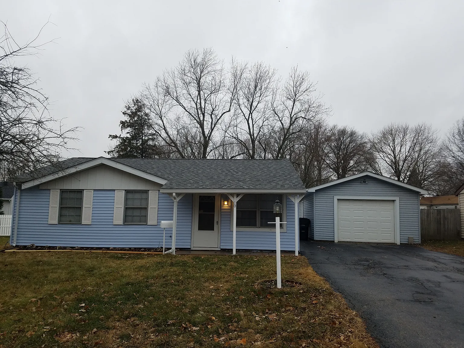 10 Scarlet Dr photo 1