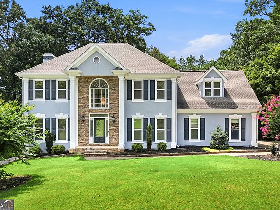 2nd image of 1039 Avery Creek Dr
