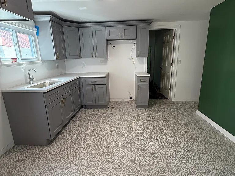 4374 E River Rd — Photo 5