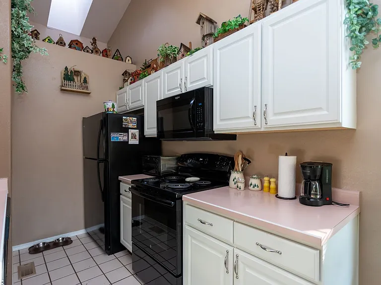 111 Iveystone Ct — Photo 9