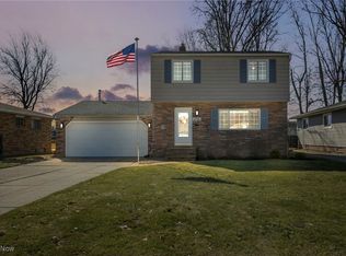 35600 Grovewood Dr, Eastlake, OH 44095