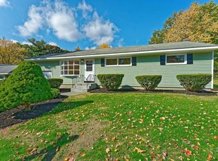16 Tipton Dr, Loudonville, NY 12211