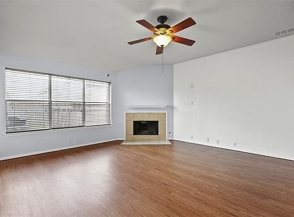 3rd image of 1717 Little Deer Ln
