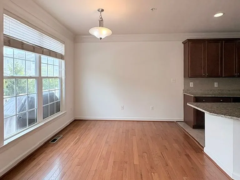 121 Autumn View Dr — Photo 16