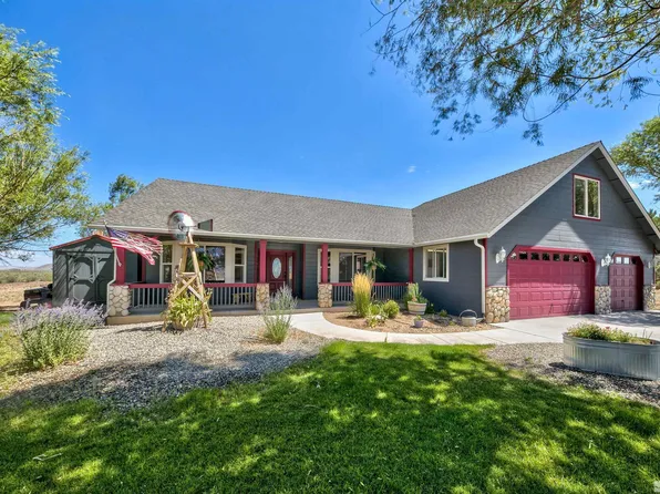 392 Day Ln, Wellington, NV 89444