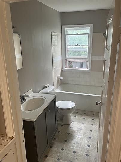 1st image of 3125A N 27th St #4