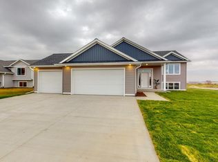 408 Spring Day Ave NE, Eyota, MN 55934