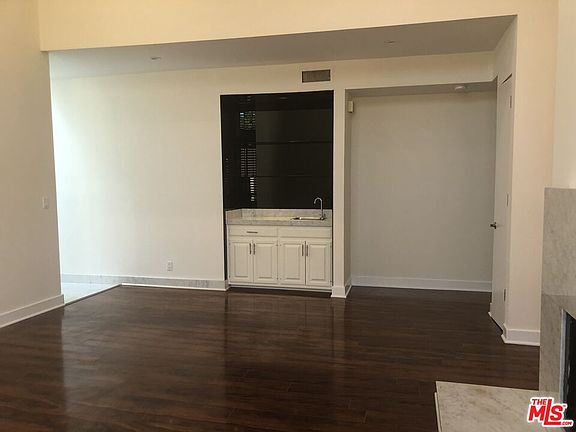 4th image of 1630 Greenfield Ave APT 303