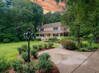 4 McKinney Dr, Hudson, NH 03051