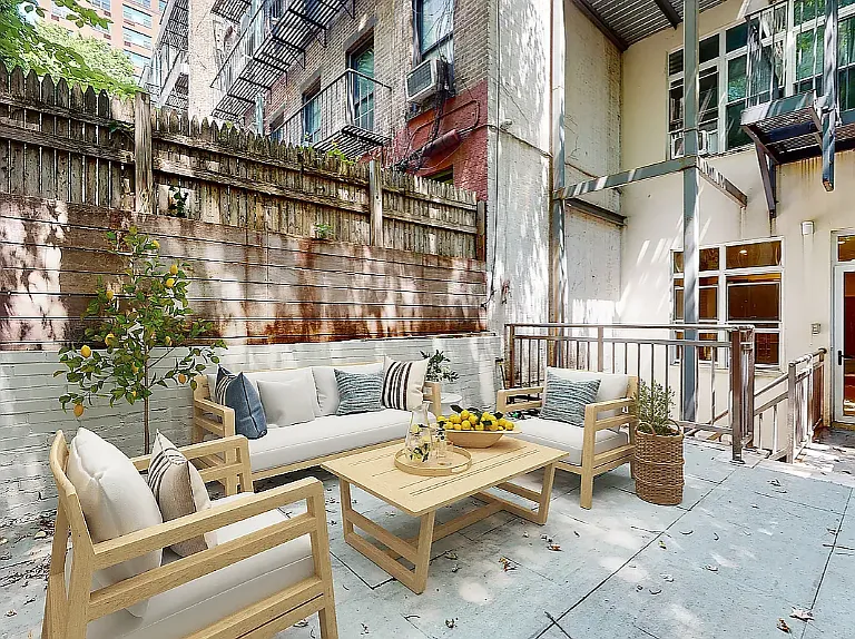 216 E 84th St #1D — Photo 1