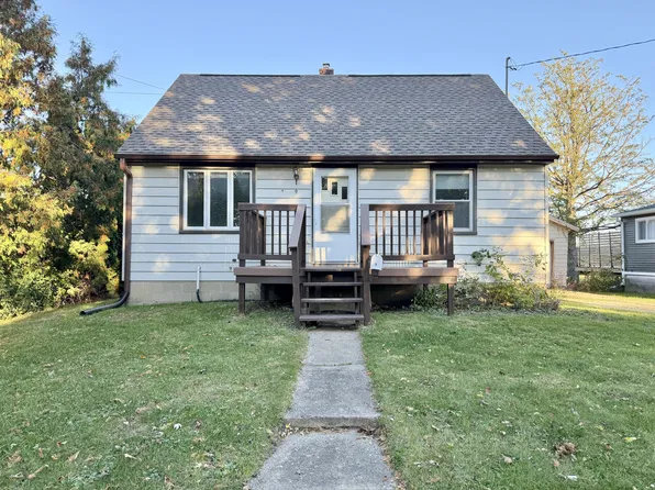 9 Garfield St, Edgerton, WI 53534