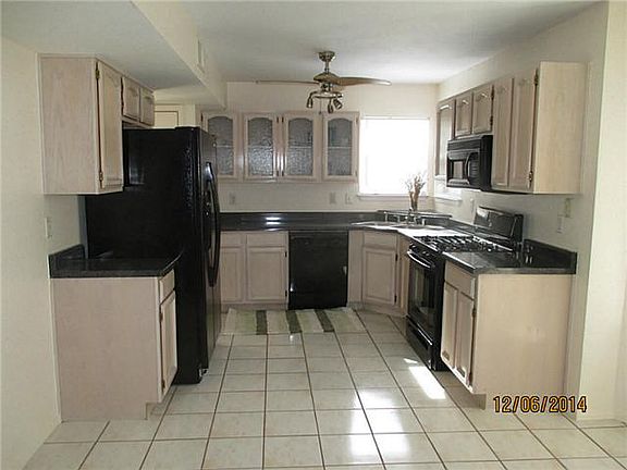 3rd image of 3229 Royal Jewel St