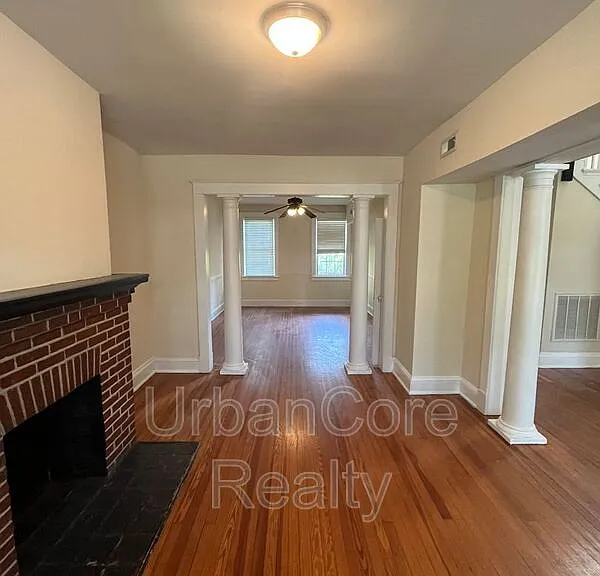 709 N 35th St — Photo 8
