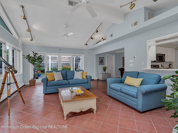 3rd image of 508 N Holmes Avenue