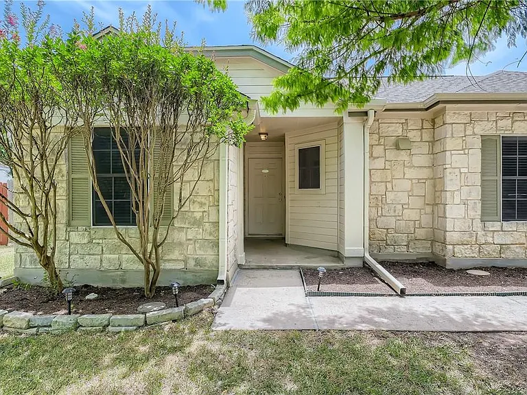 102 Osage Ct — Photo 4