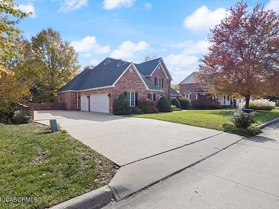 2nd image of 114 Palisades Dr