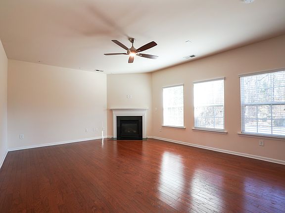 4th image of 5904 Stirlingshire Ct