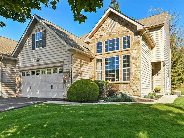 933 Spring White Dr, Breinigsville, PA 18031