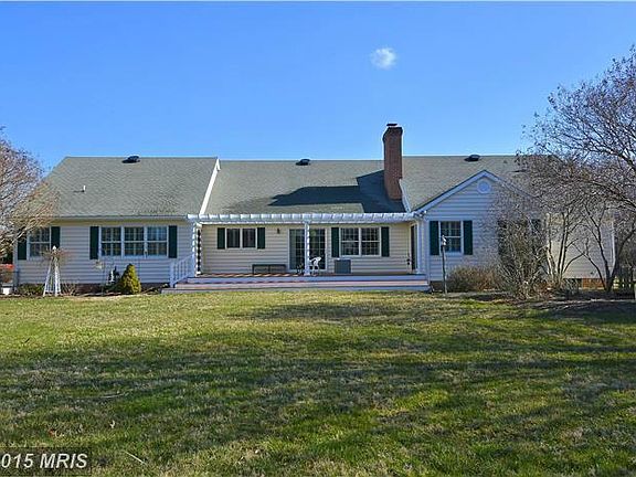 3rd image of 510 Queens Dr