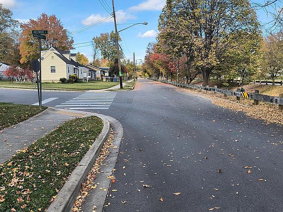 4th image of 9502 Narragansett Pkwy