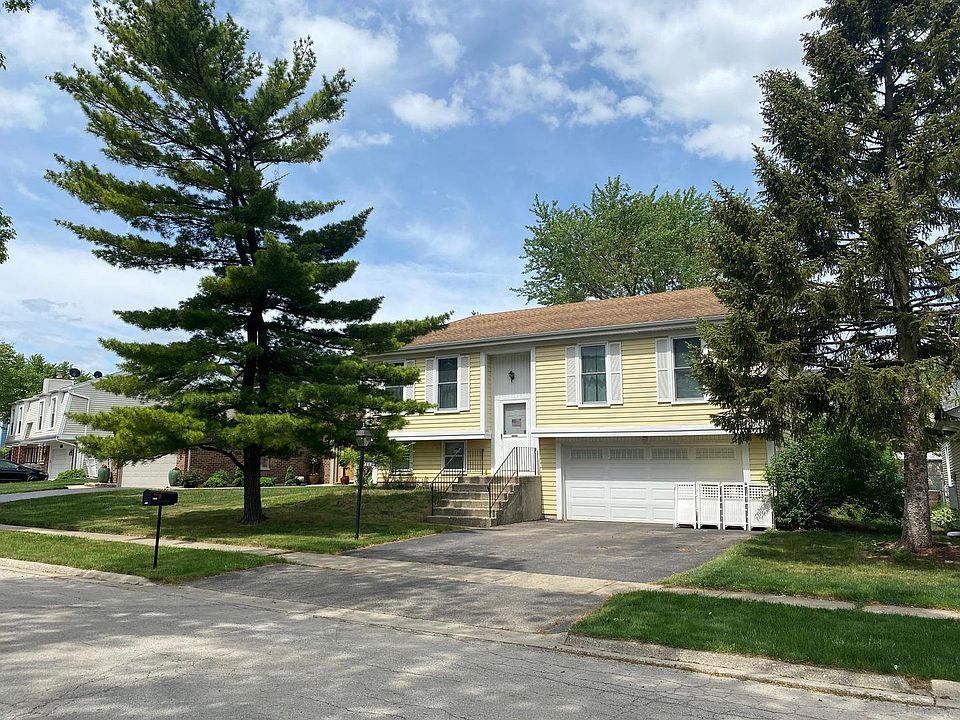 2nd image of 460 Oxford Pl