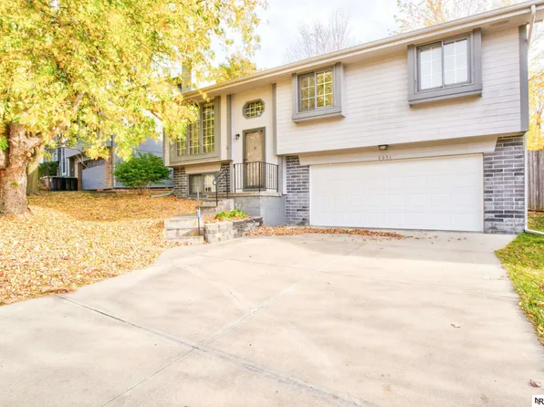8051 Bauman Ave, Omaha, NE 68122