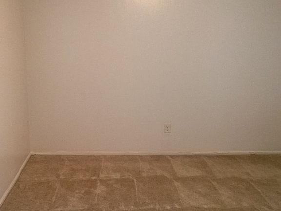 4th image of 1000 Graham Ave APT 12