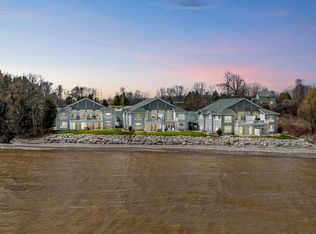 Bell Harbour, Algoma, WI 54201
