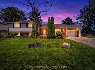 370 Dunlop Cres, Burlington, ON L7L3N7