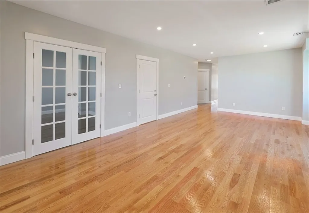 4 bed, 2.0 bath, 2269 sqft, $4,295 — Photo 2