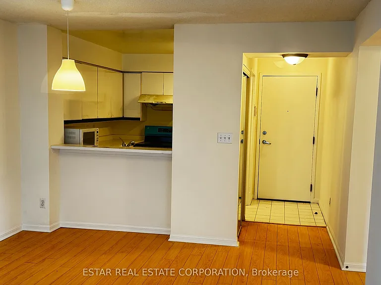 7 Carlton St #1101 — Photo 2