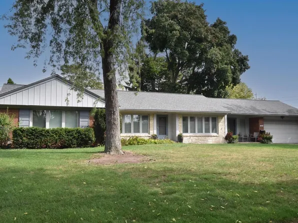 2330 North Swan BOULEVARD, Wauwatosa, WI 53226