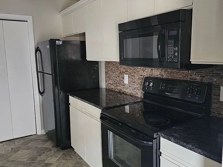 698 Bartons Landing Pl #3 — Photo 10