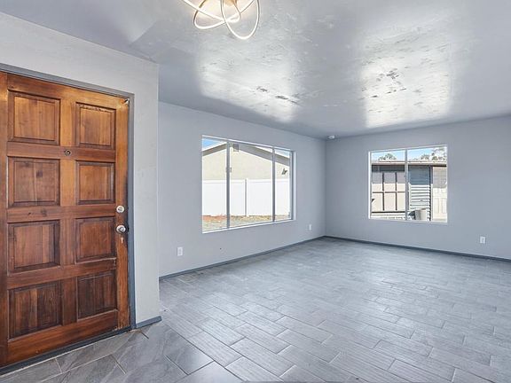 5th image of 7851 Parma Ln
